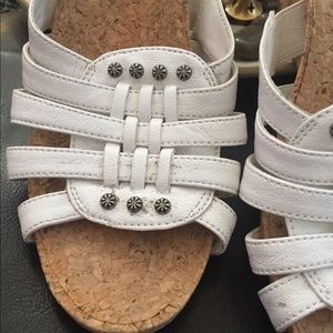 👡👡COMFY WHITE BASS WEDGES👡👡